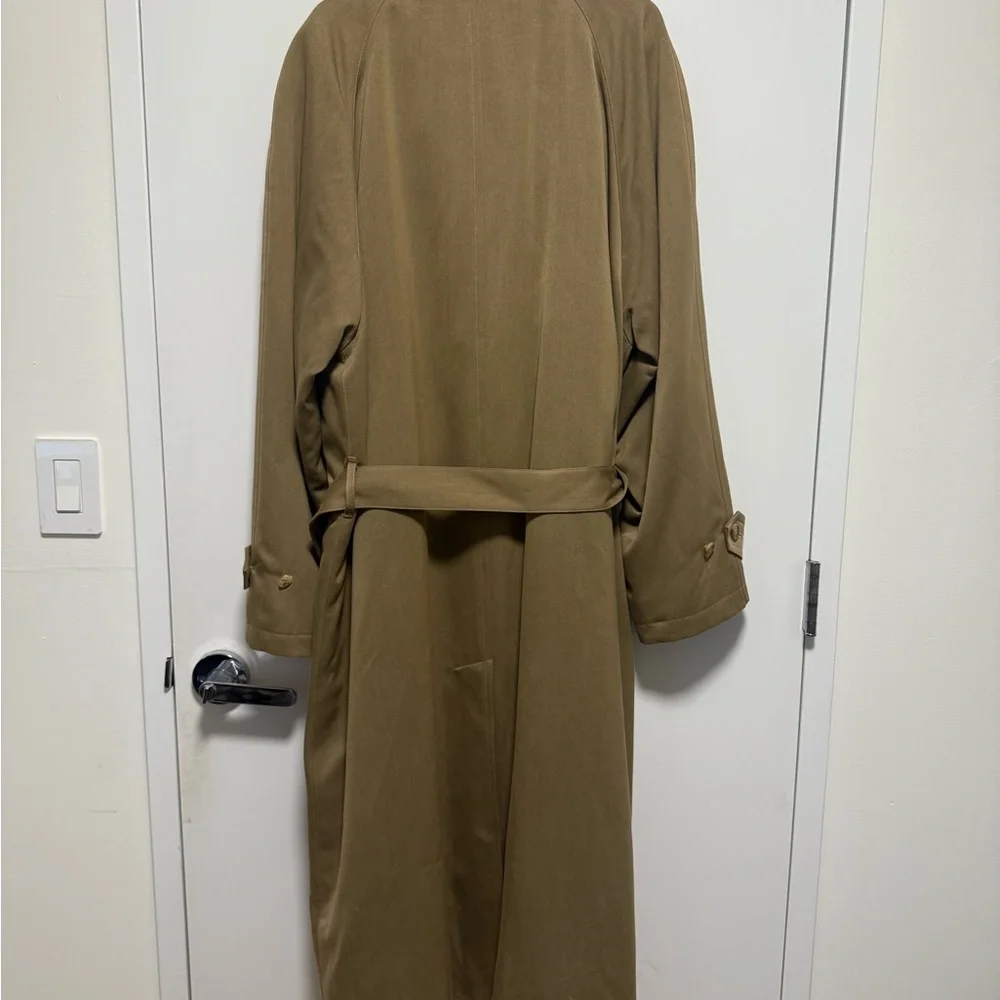 Men's Burberry Tan Trench Coat in Wool - Picture 4 of 9